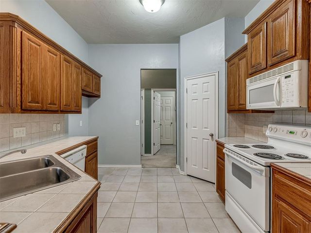 2316 SW 96th Street, Oklahoma City, OK 73159