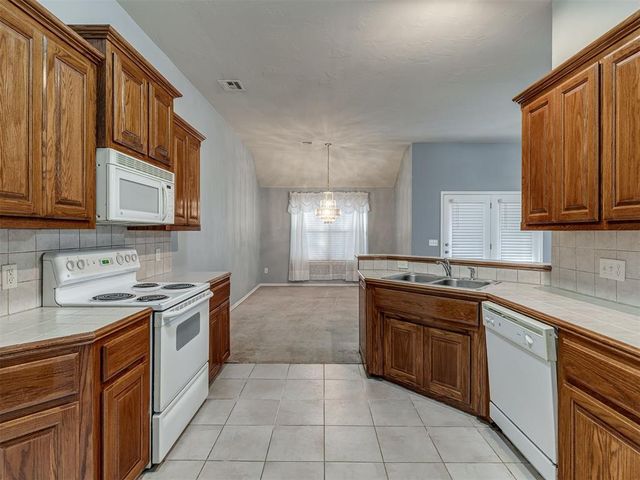 2316 SW 96th Street, Oklahoma City, OK 73159