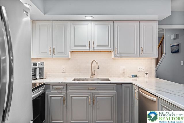 2702 Northampton Street, Bethlehem Twp, PA 18020