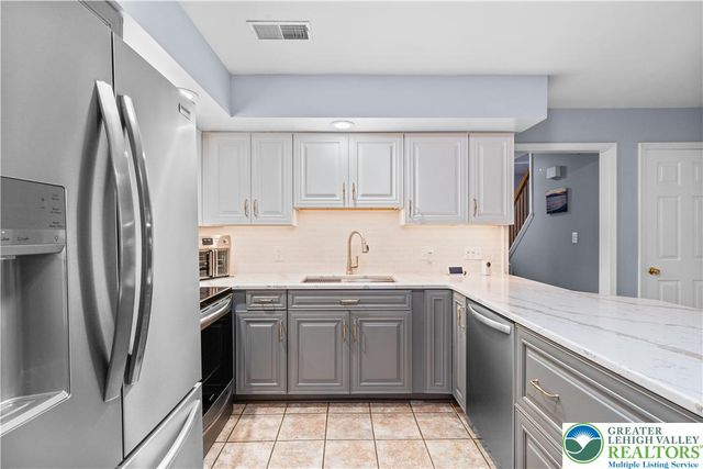 2702 Northampton Street, Bethlehem Twp, PA 18020