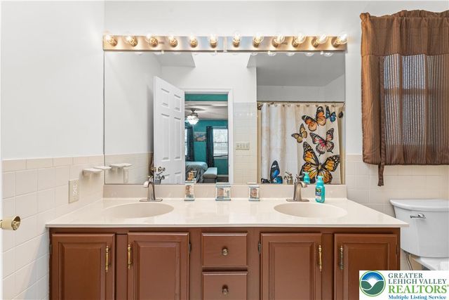 2702 Northampton Street, Bethlehem Twp, PA 18020