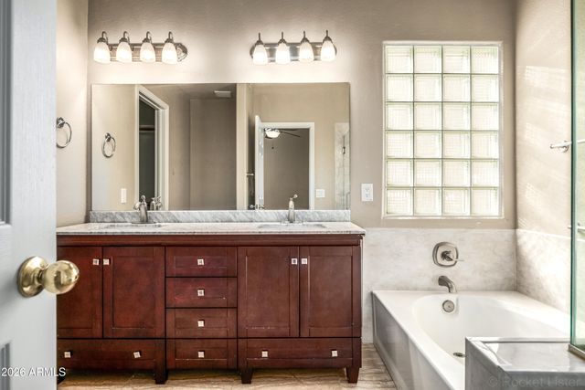 4309 E THISTLE LANDING Drive, Phoenix, AZ 85044