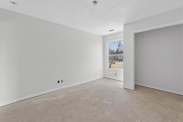 21526 W 51st Terrace, Shawnee, KS 66226