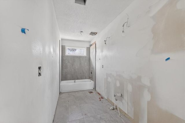 21526 W 51st Terrace, Shawnee, KS 66226