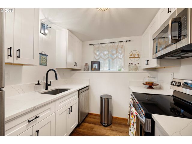 4083 DONALD St A, Eugene, OR 97405