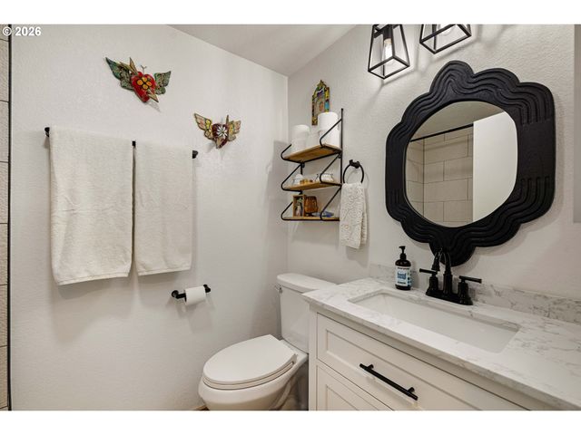 4083 DONALD St A, Eugene, OR 97405