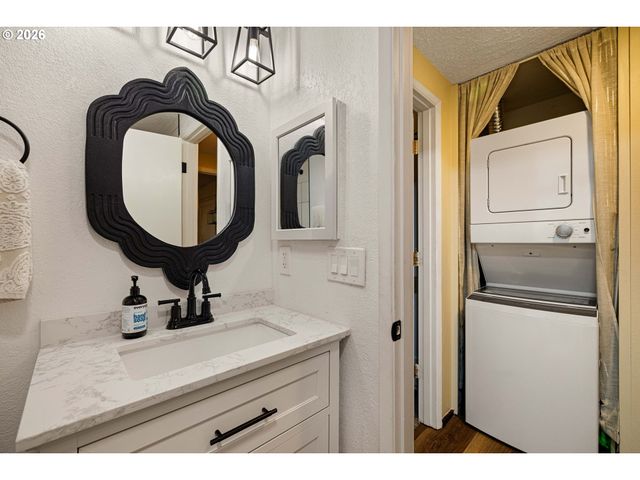 4083 DONALD St A, Eugene, OR 97405