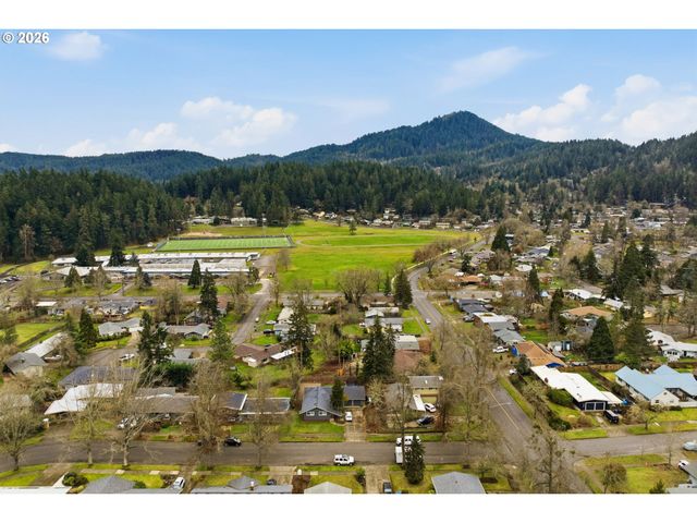 4083 DONALD St A, Eugene, OR 97405