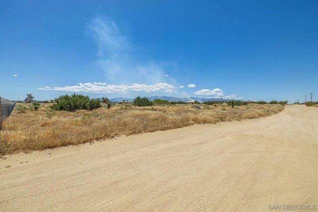 0 Trinidad RD 7, Phelan, CA 92371