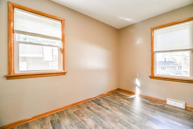 1306 Hillcrest Drive NE, Fridley, MN 55432