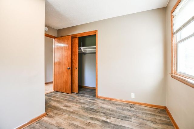 1306 Hillcrest Drive NE, Fridley, MN 55432