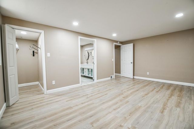 1306 Hillcrest Drive NE, Fridley, MN 55432