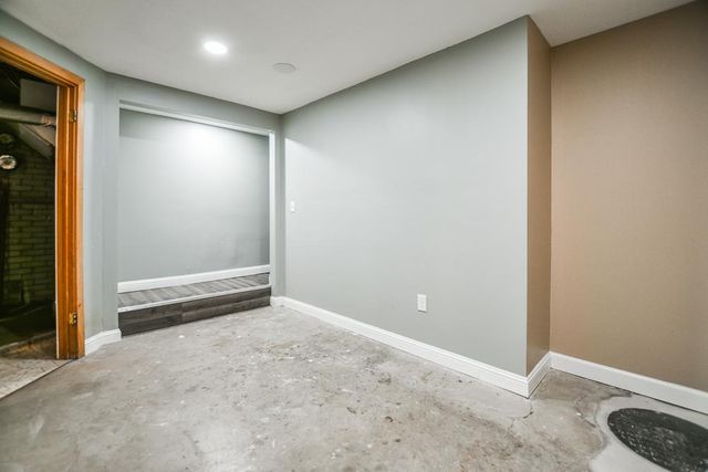 1306 Hillcrest Drive NE, Fridley, MN 55432