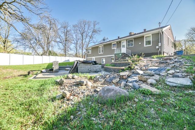 1306 Hillcrest Drive NE, Fridley, MN 55432