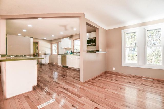 1306 Hillcrest Drive NE, Fridley, MN 55432