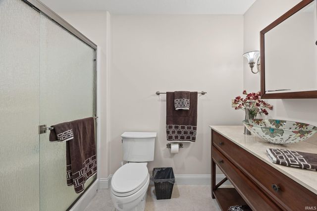 864 Commodores Circle, Lafayette, IN 47909