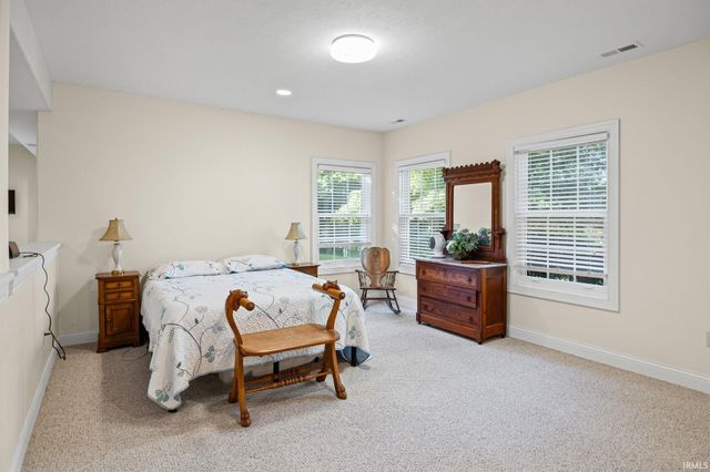 864 Commodores Circle, Lafayette, IN 47909