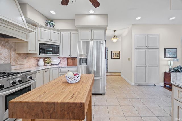 864 Commodores Circle, Lafayette, IN 47909