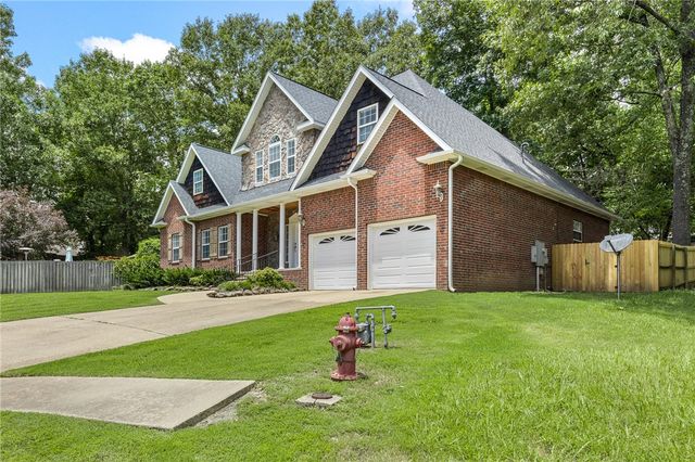 2711 Dry Branch Drive, Harrison, AR 72601