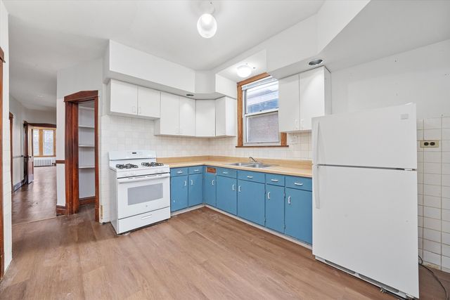 2103 Highland Avenue 2, Berwyn, IL 60402