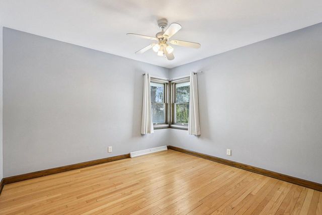 860 Anthony LANE, Brookfield, WI 53045