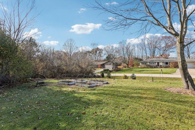 860 Anthony LANE, Brookfield, WI 53045