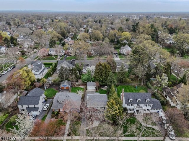 418 Colonial Ave, Westfield Town, NJ 07090