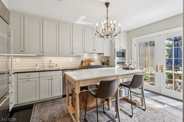 418 Colonial Ave, Westfield Town, NJ 07090