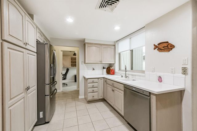 3540 Miramar Drive, Shoreacres, TX 77571