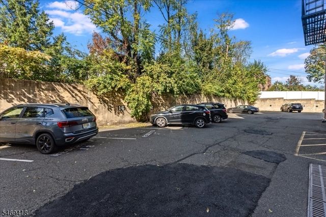 14 Forest St 102, Montclair Twp., NJ 07042