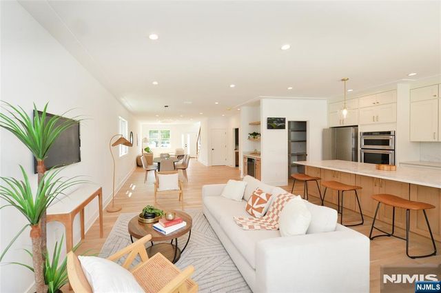 5-31 Boyd Avenue, Fair Lawn, NJ 07410