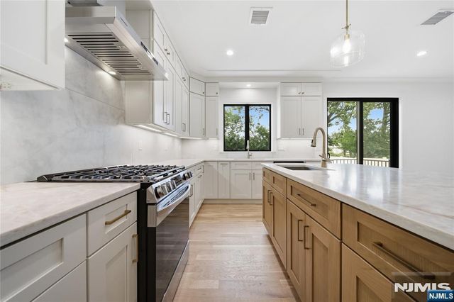 5-31 Boyd Avenue, Fair Lawn, NJ 07410