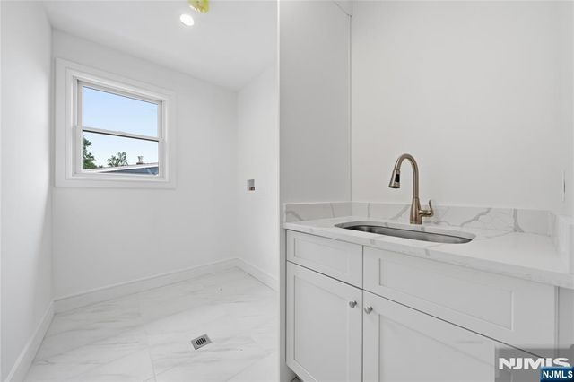 5-31 Boyd Avenue, Fair Lawn, NJ 07410