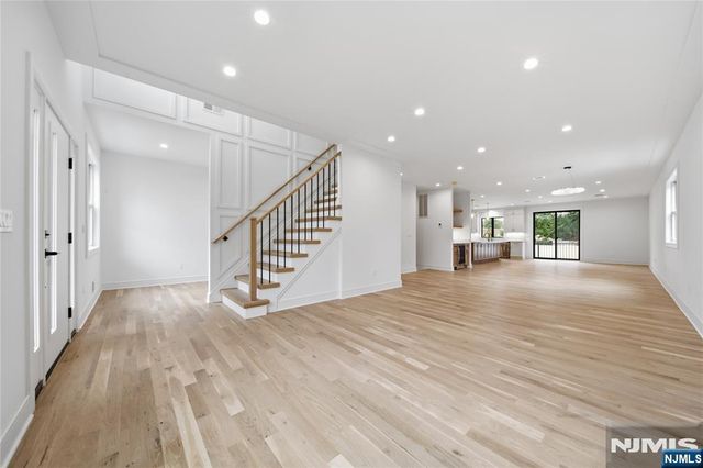 5-31 Boyd Avenue, Fair Lawn, NJ 07410