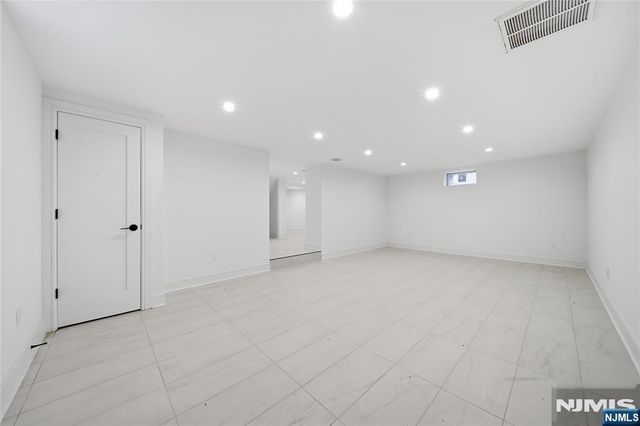 5-31 Boyd Avenue, Fair Lawn, NJ 07410