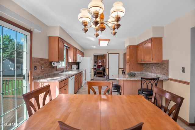 243 Shereen Court, Rotterdam, NY 12304