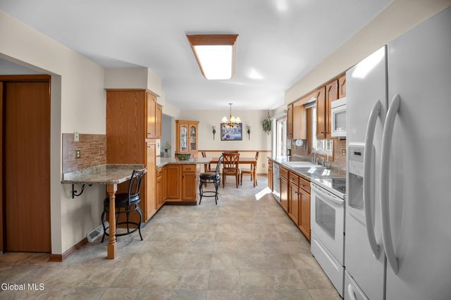 243 Shereen Court, Rotterdam, NY 12304