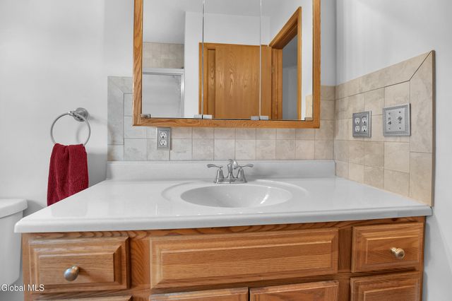 243 Shereen Court, Rotterdam, NY 12304