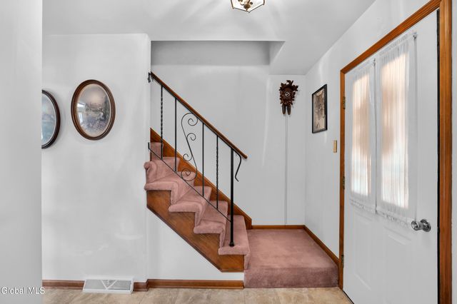 243 Shereen Court, Rotterdam, NY 12304