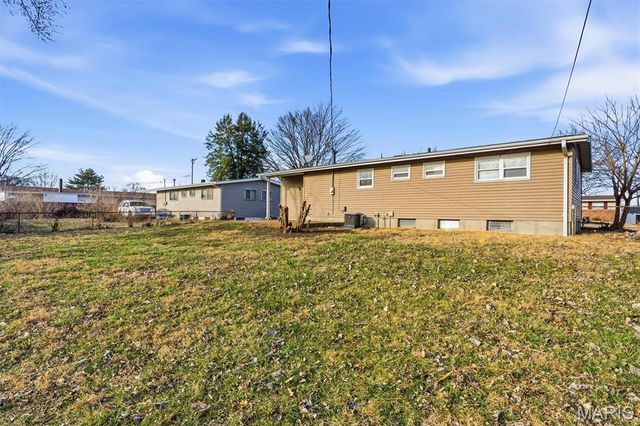 750 Blackbird Drive, Florissant, MO 63031