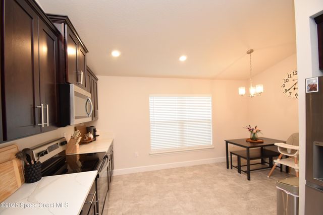 2585 Roygaris Street NW, Palm Bay, FL 32907
