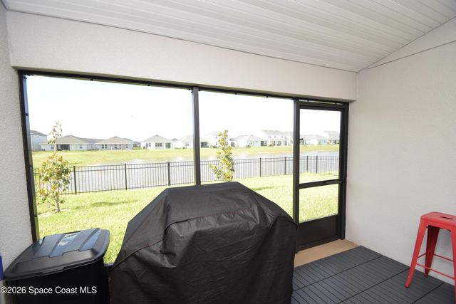 2585 Roygaris Street NW, Palm Bay, FL 32907
