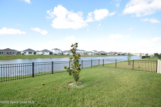 2585 Roygaris Street NW, Palm Bay, FL 32907