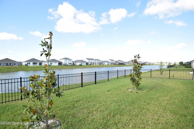 2585 Roygaris Street NW, Palm Bay, FL 32907