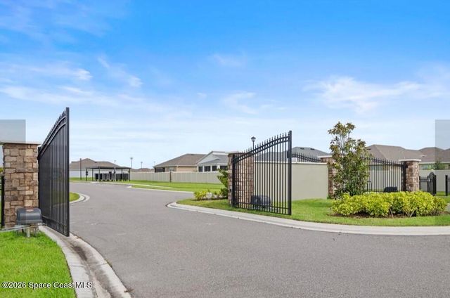 2585 Roygaris Street NW, Palm Bay, FL 32907
