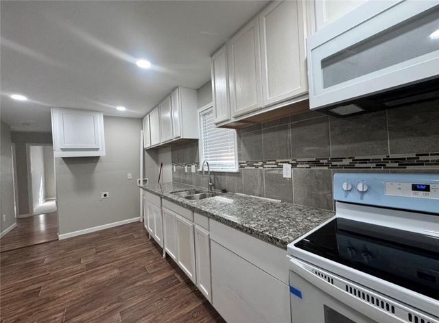 4603 Castle Avenue, Bryan, TX 77808