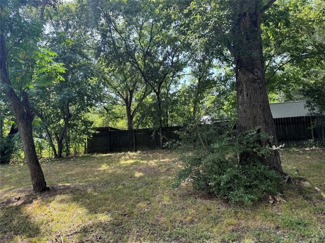 4603 Castle Avenue, Bryan, TX 77808