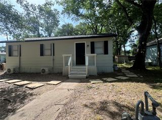 4603 Castle Avenue, Bryan, TX 77808