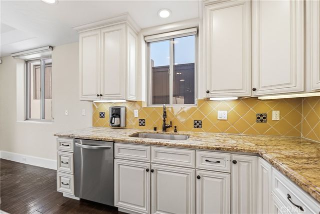 1918 Harriman Lane, Redondo Beach, CA 90278