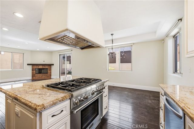 1918 Harriman Lane, Redondo Beach, CA 90278
